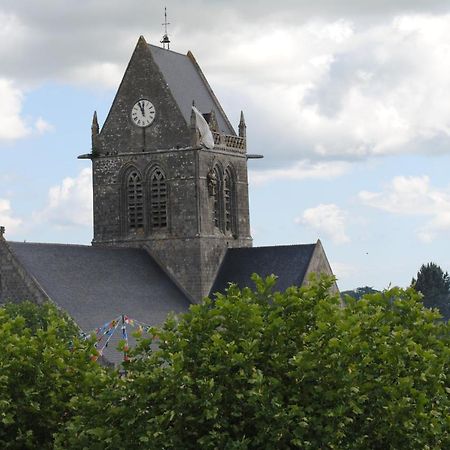 Gite De La Place De L'Eglise Sainte-Mère-Église Eksteriør bilde