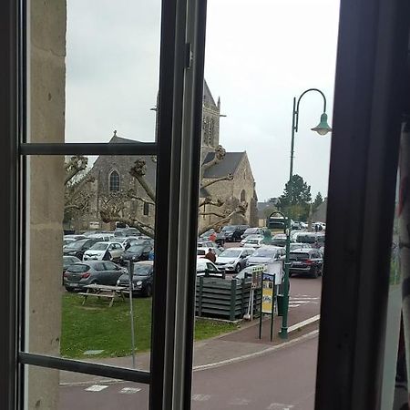 Gite De La Place De L'Eglise Sainte-Mère-Église Eksteriør bilde
