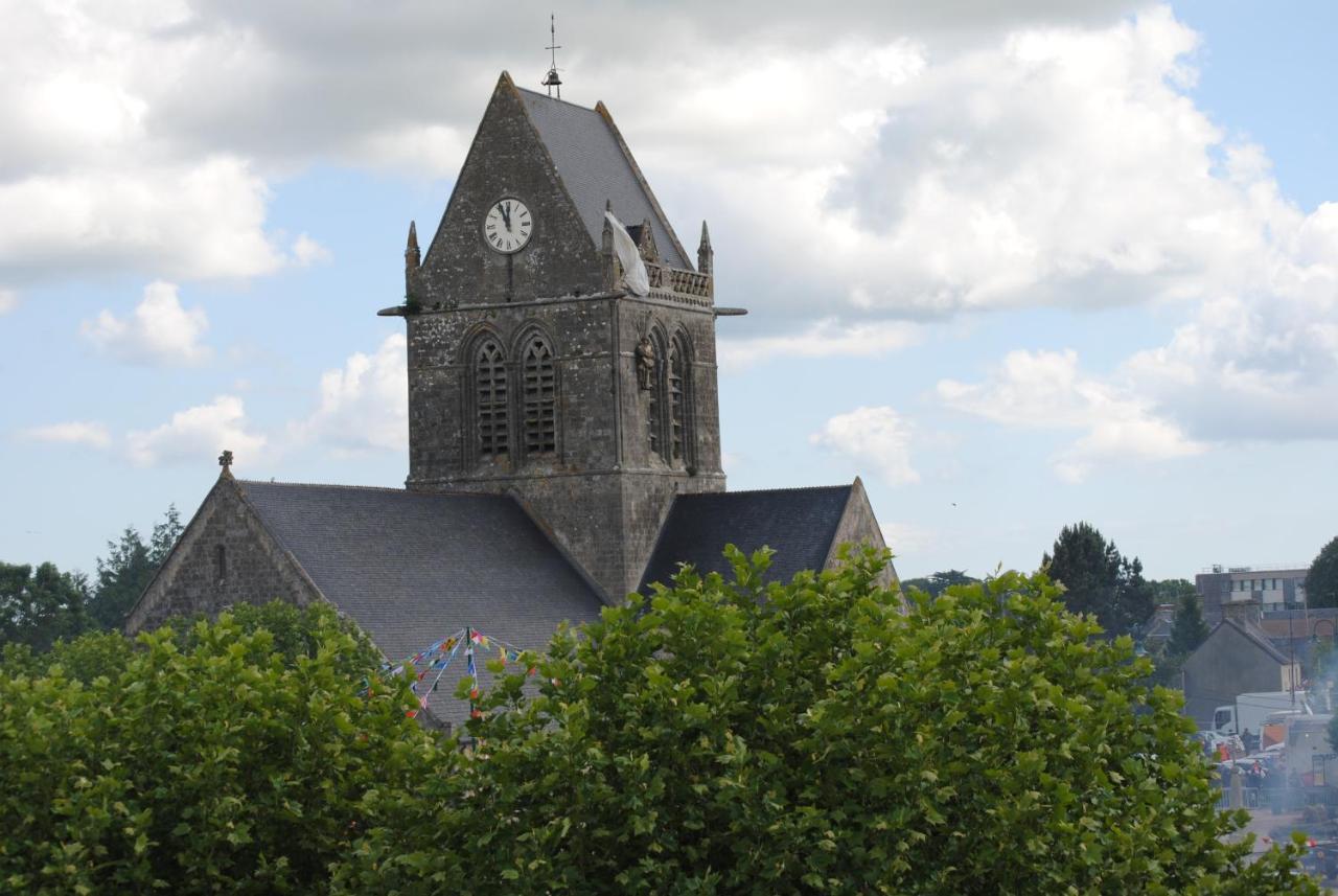 Gite De La Place De L'Eglise Sainte-Mère-Église Eksteriør bilde