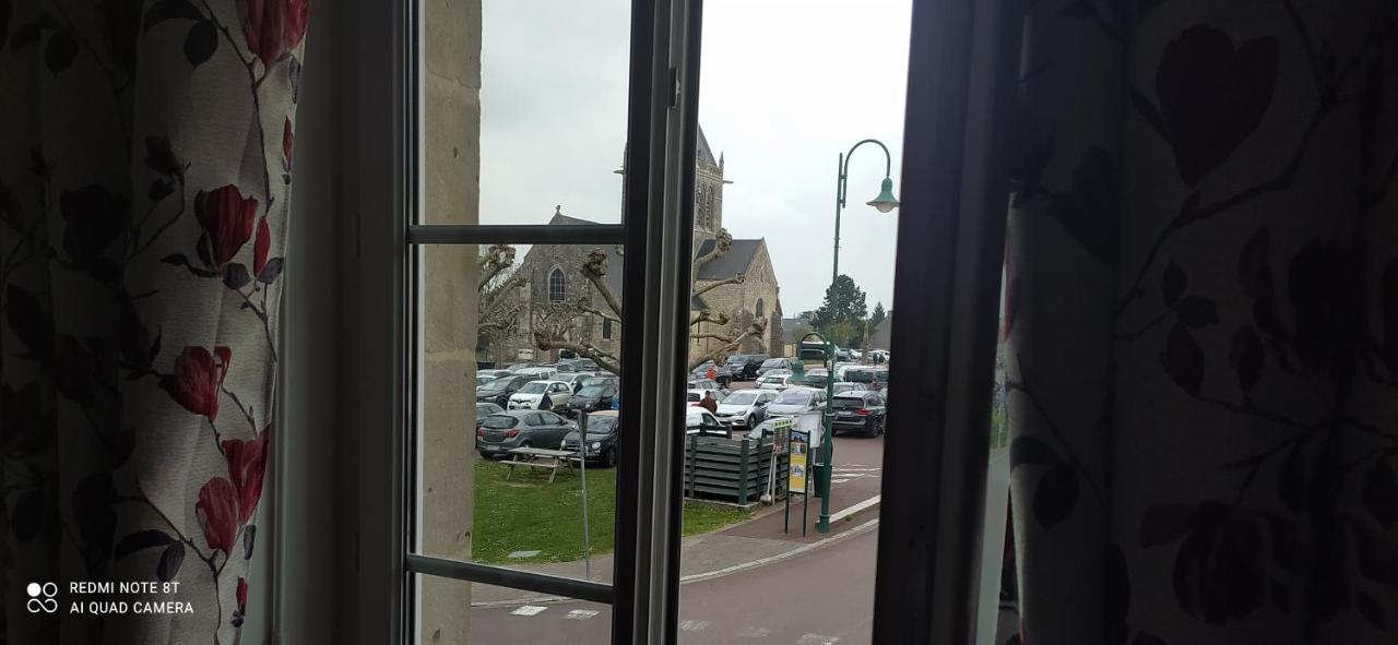 Gite De La Place De L'Eglise Sainte-Mère-Église Eksteriør bilde